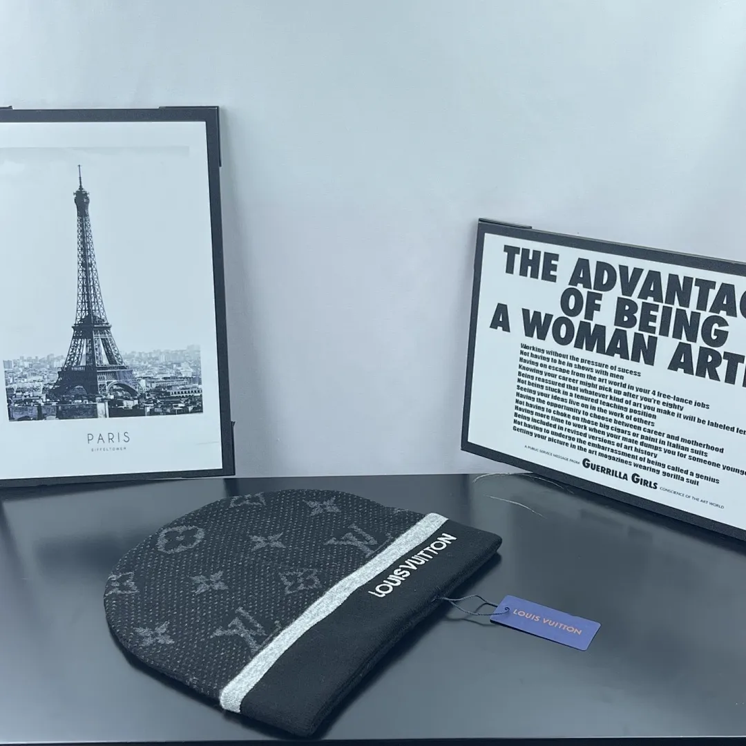 L家 【羊毛套装帽子-帽子➕围巾】经典套装帽子！成分：70%羊毛➕30%兔毛。