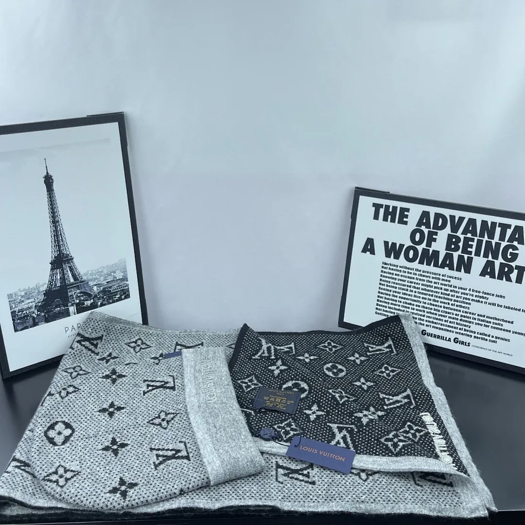 L家 【羊毛套装帽子-帽子➕围巾】经典套装帽子！成分：70%羊毛➕30%兔毛。