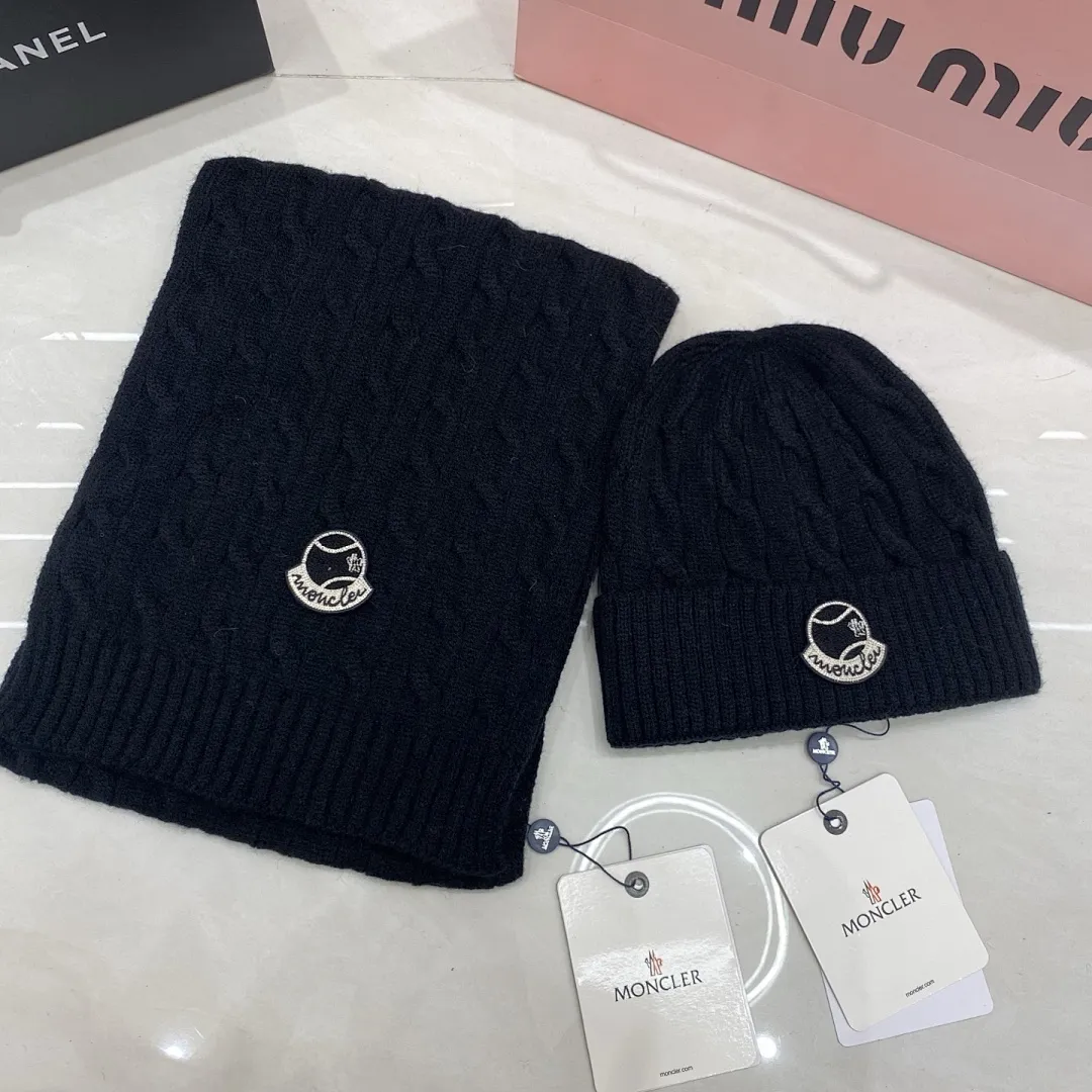 Moncler羊绒套装:围巾🧣/羊绒针织帽