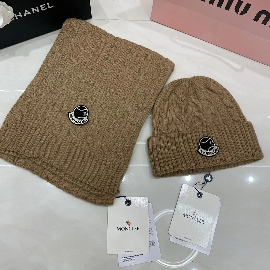 Moncler羊绒套装：围巾🧣/羊绒针织帽