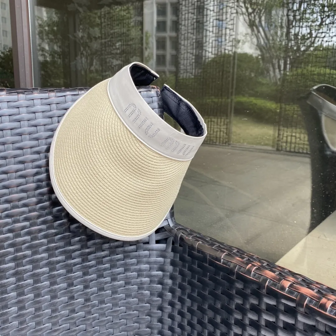 MiuMiu 新款空顶帽