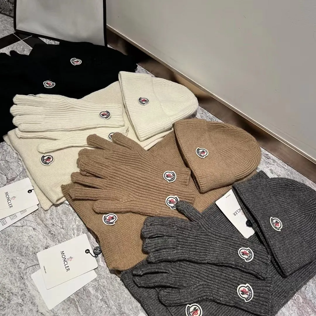 Moncler 三件套 羊绒针织帽+围巾🧣+手套🧤