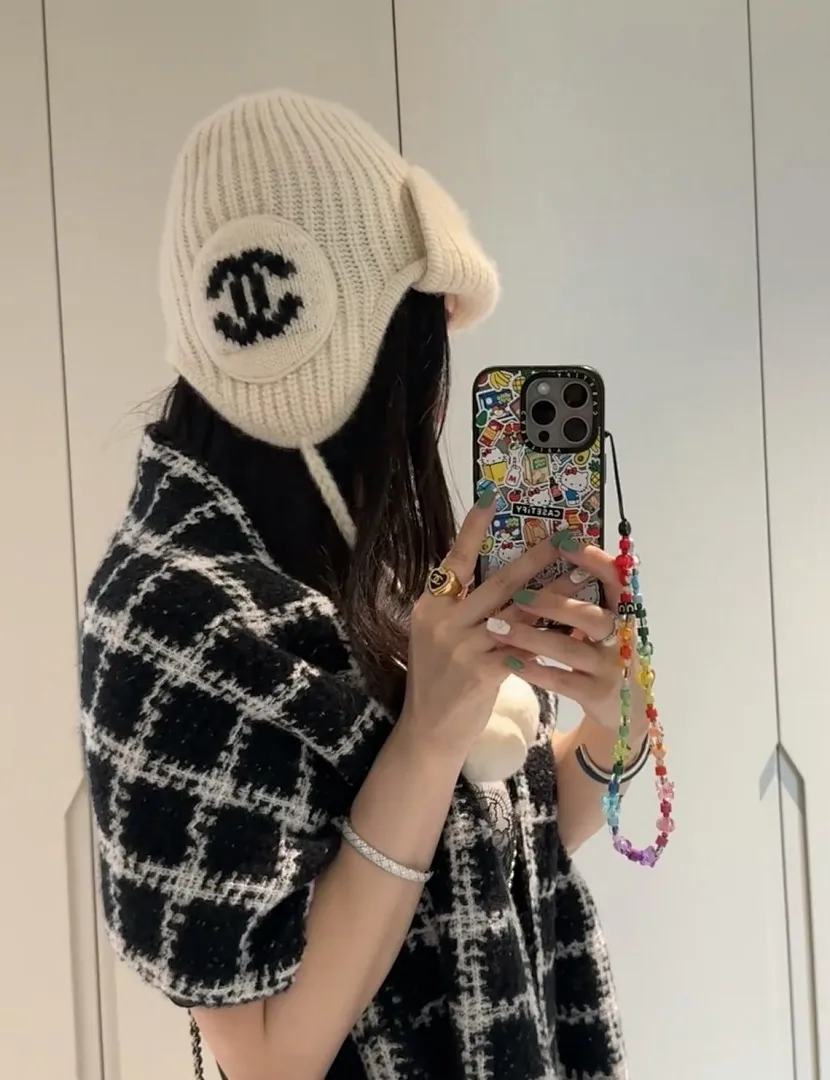 🆕出货出货 ❄️25小香秋冬新款珍珠护耳帽 ✨爆款超级百搭 🔥秋冬必备单品齐色出货 🛒白色 黑色