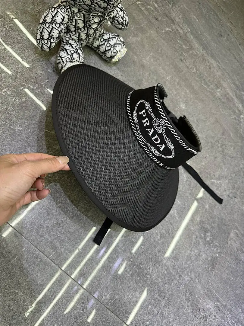 普拉达超大檐空顶帽