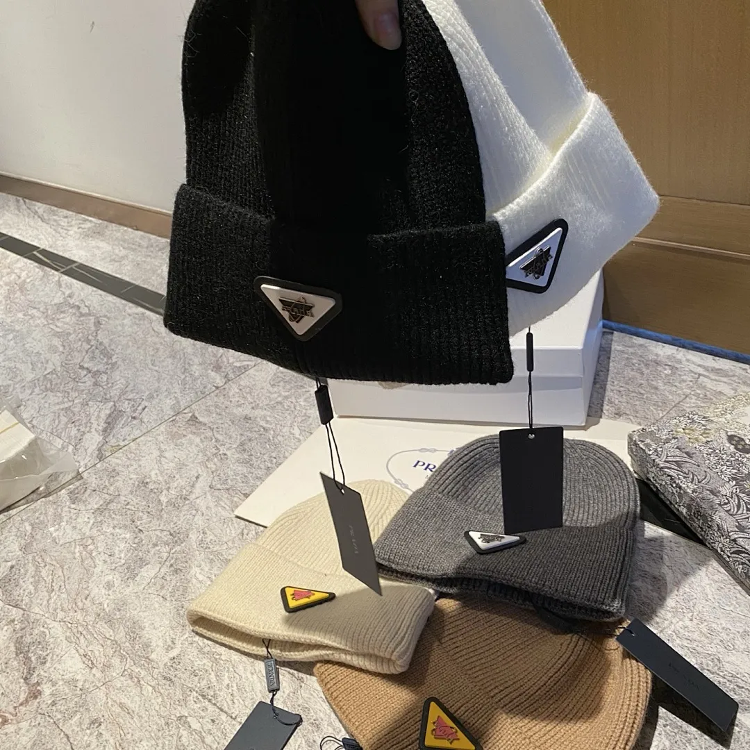 PRADA 羊绒针织帽