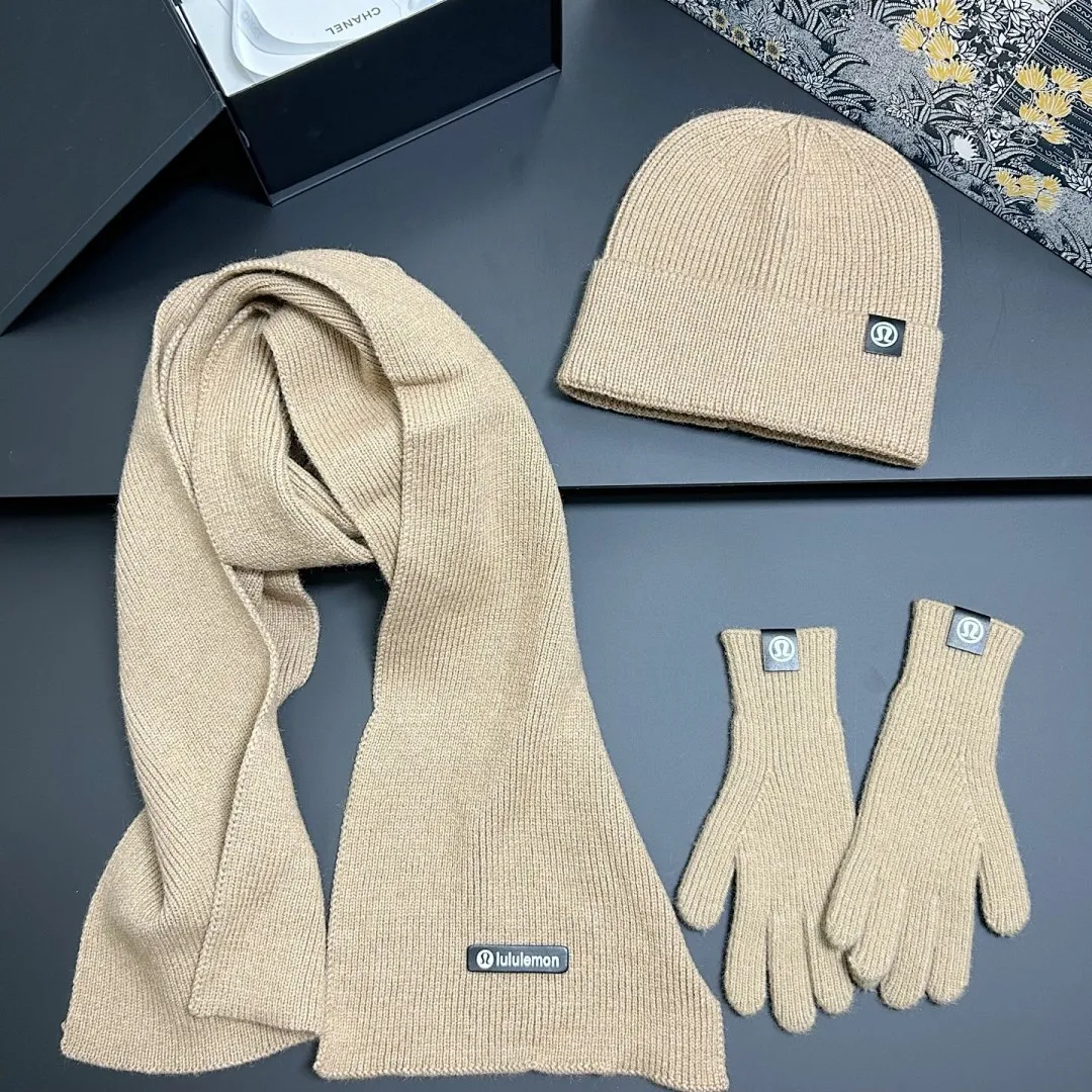 露露LuLu 冷帽+围巾+手套 三件套✈️