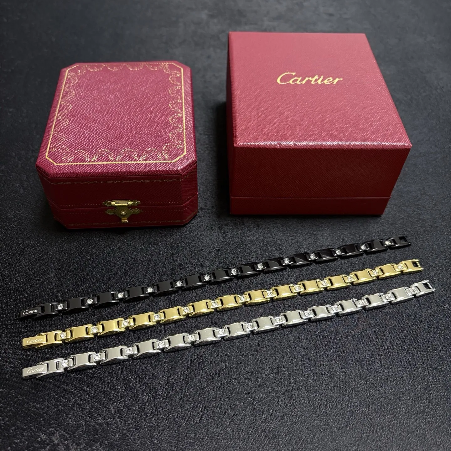 &yen;80 卡地亚窄版Cartier卡家经典大颗白钻金色、银色、黑色链条⛓大码男士21Cm细版本手链💥坦克链中性款💙男女可佩戴！厚实高品质👍zp复刻 14K精钢材质保色不掉色👌精致细腻🔥人手必备一条哦❤️一年四季百搭款😌洗澡游泳均可佩戴不掉色😇