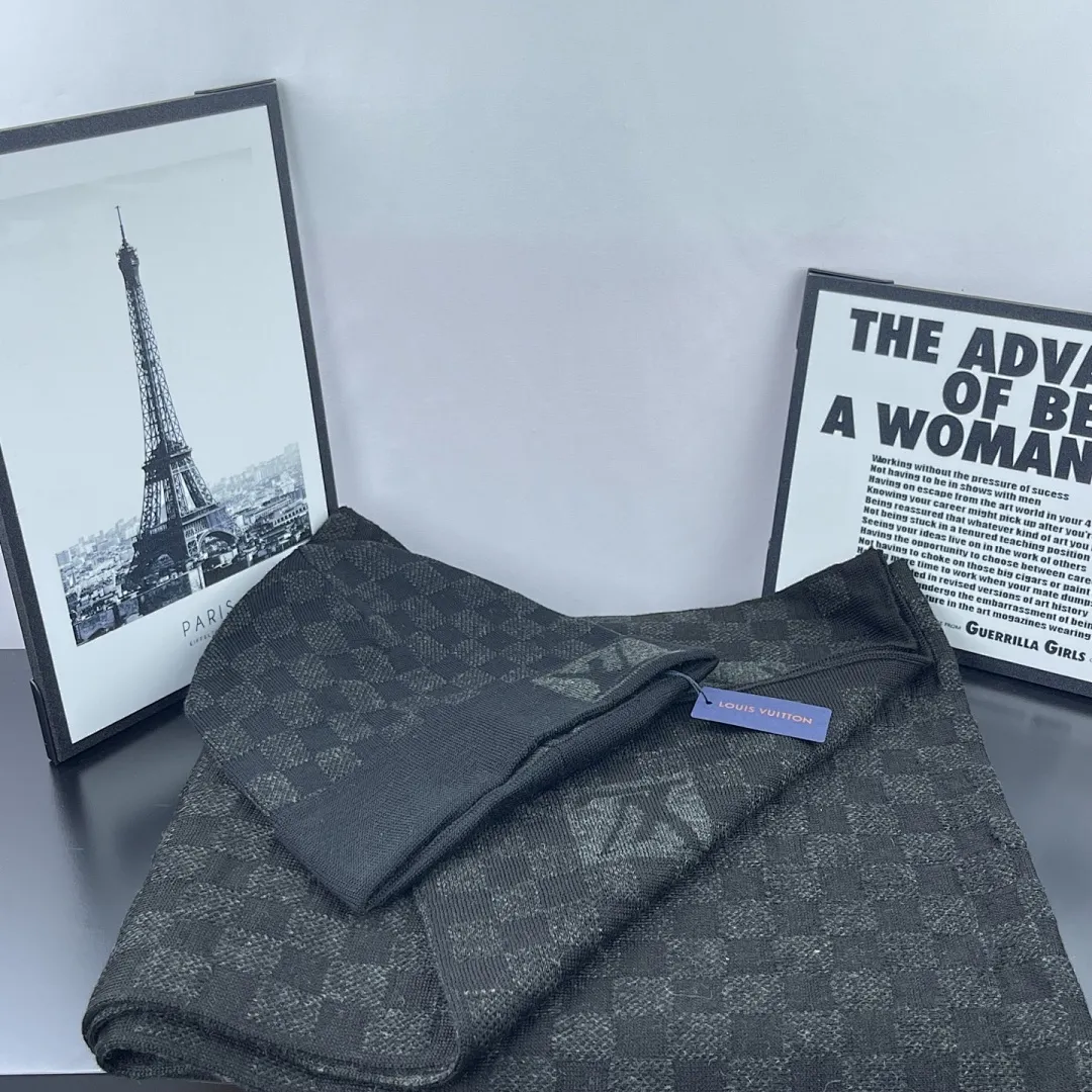 L家 【羊毛套装帽子-帽子➕围巾】经典套装帽子!成分:70%羊毛➕30%兔毛。