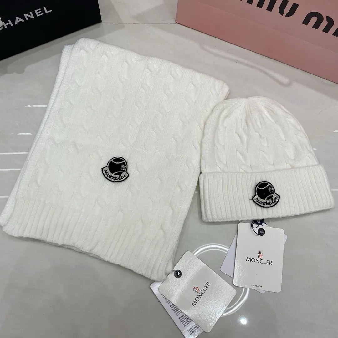 Moncler羊绒套装：围巾🧣/羊绒针织帽