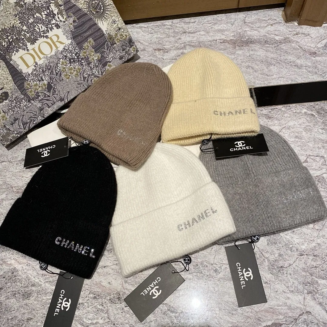 CHANEL 兔毛针织帽