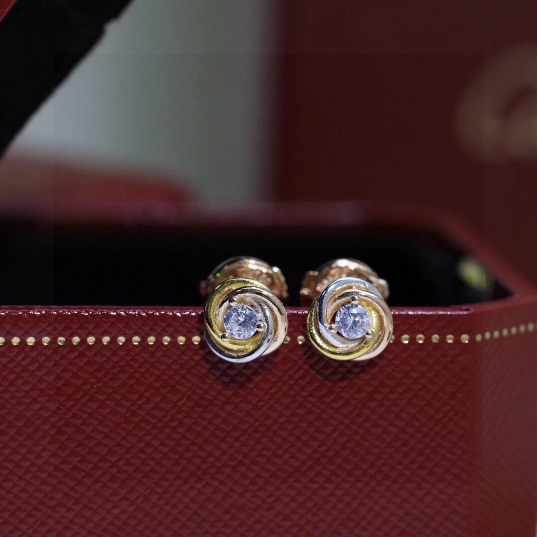 P88 卡地亚 小号三色三环耳钉。出货 S925纯银材质 精工版本 👼【925078】配飞碟耳塞 精致小巧百搭爆款