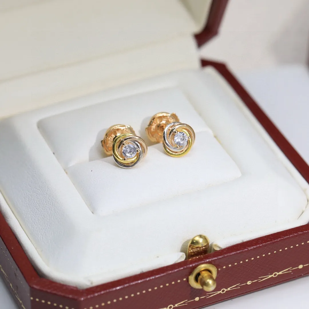 P88 卡地亚 小号三色三环耳钉。出货 S925纯银材质 精工版本 👼【925078】配飞碟耳塞 精致小巧百搭爆款