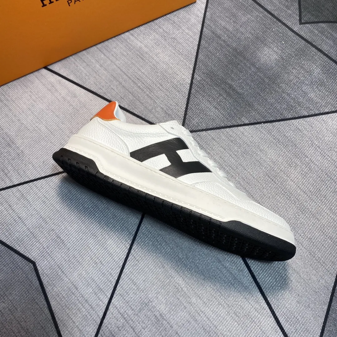 📛📛📛PPP200（Hermes 爱马仕）🆕男士拼色休闲鞋，富有质感的小牛皮细节。拼接原版牛皮面，此鞋款从马术世界汲取灵感，融合技术细节和实用功能.透气羊里，原版组合大底，高端品质，各处细节均完美结合！ Size：38-44 （45可定做）