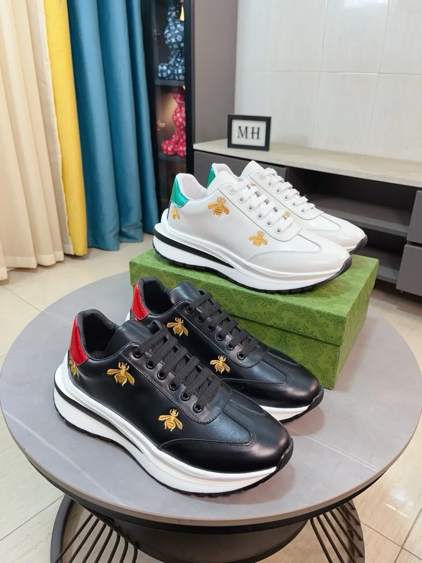 出厂价220🌹🌹GUCCI【古奇】新款男鞋高端品牌，最新時尚休闲男鞋，潮流百搭之款，轻松运动风，鞋面意大利进口头层牛皮 真皮内里 加超精细做工。原版个性时尚橡胶耐磨大底，上脚轻巧舒适，码数38-44