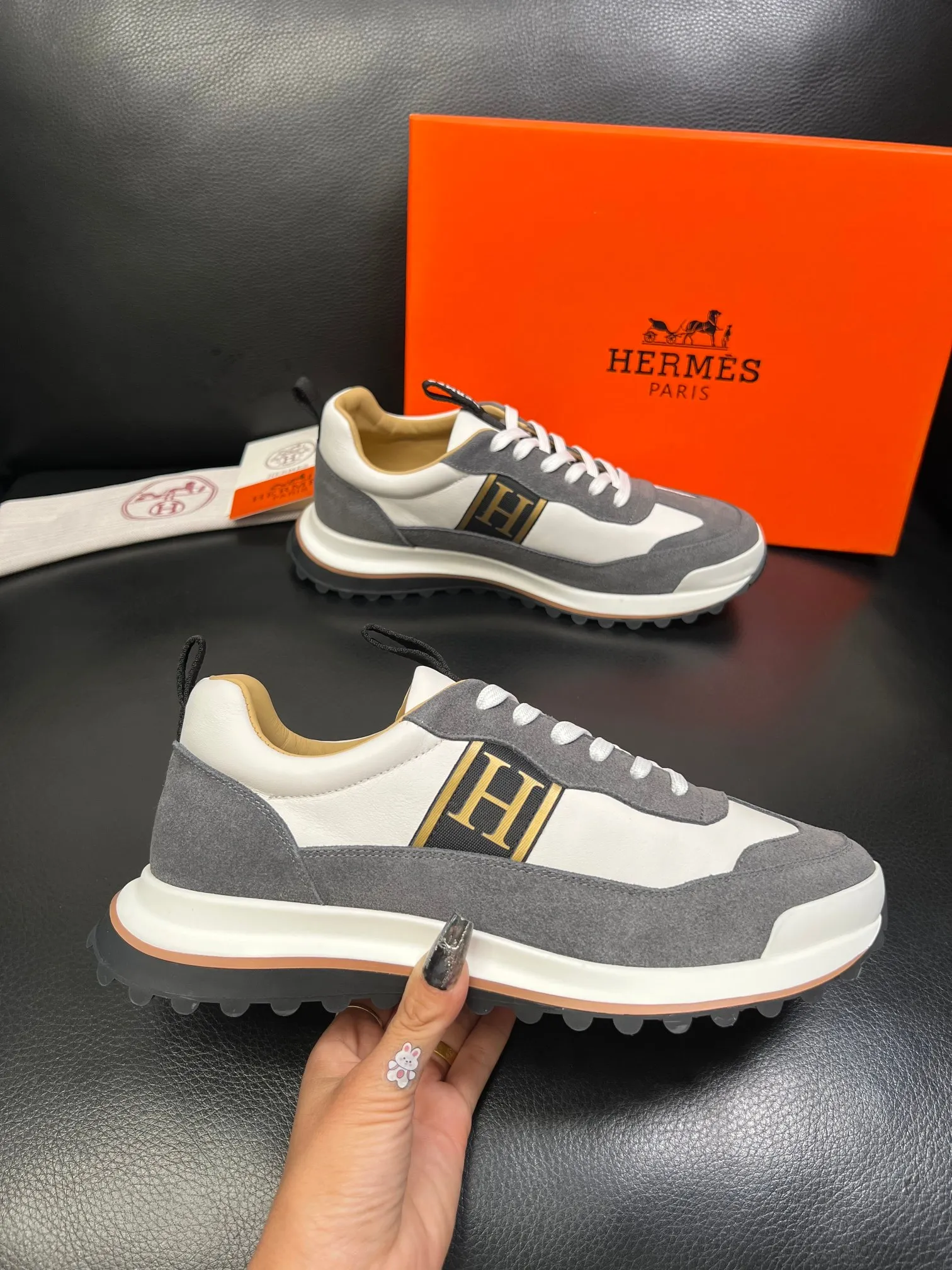 P250 Hermes 高品质 顶级工艺品 爱马仕 专柜同步发售原厂配置,意大利进口原版牛皮面料,高品质拼接工艺,全进口水染牛皮里垫,鞋底:原厂特供原版底超级舒适,原厂跟单货 欢迎对比,码数 39-44( 订做 38 45 )