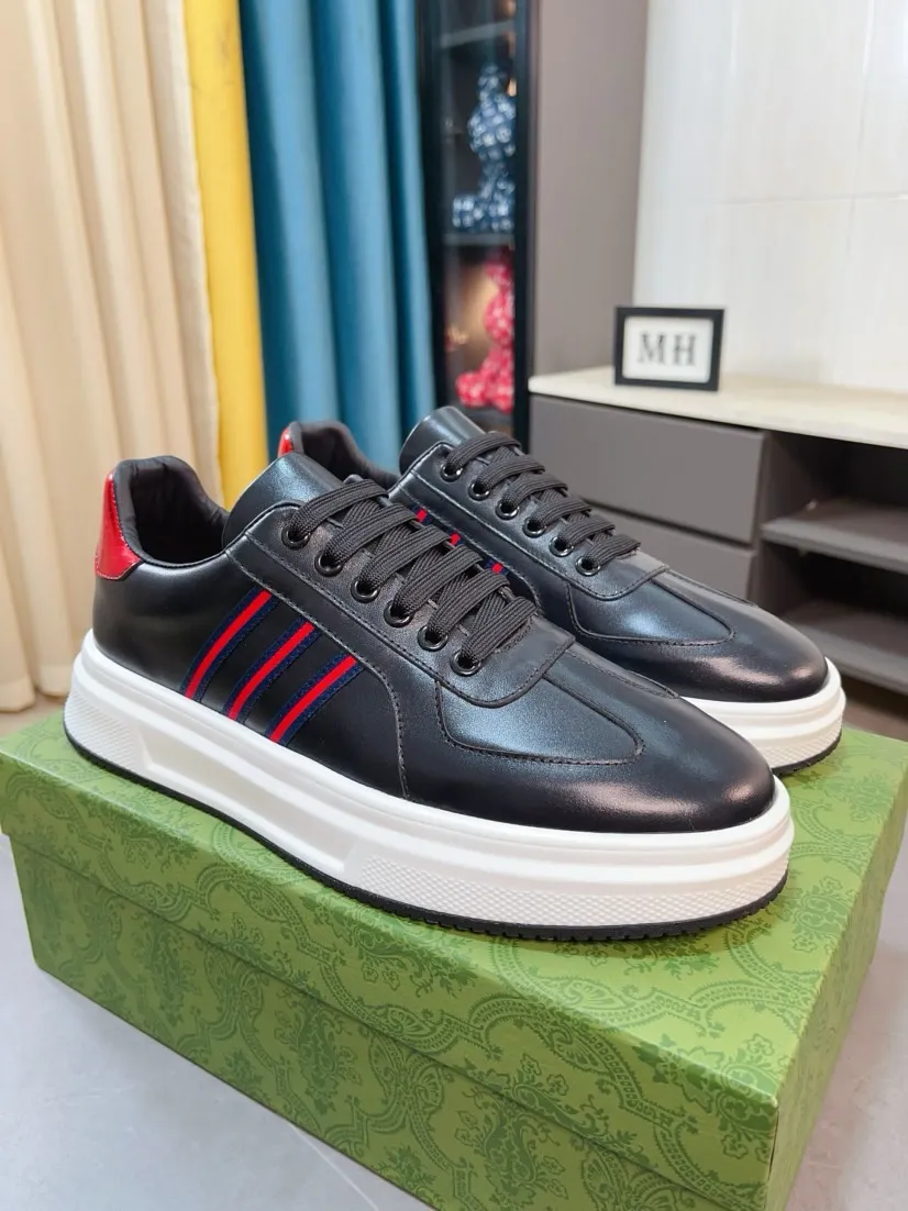 出厂价220🌹🌹GUCCI【古奇】新款男鞋高端品牌,最新時尚休闲男鞋,潮流百搭之款,轻松运动风,鞋面意大利进口头层牛皮 真皮内里 加超精细做工。原版个性时尚橡胶耐磨大底,上脚轻巧舒适,码数38-44