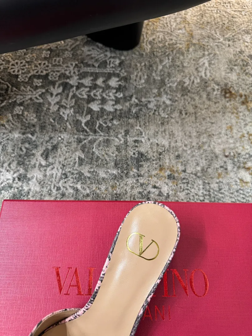 Valentino 0054
