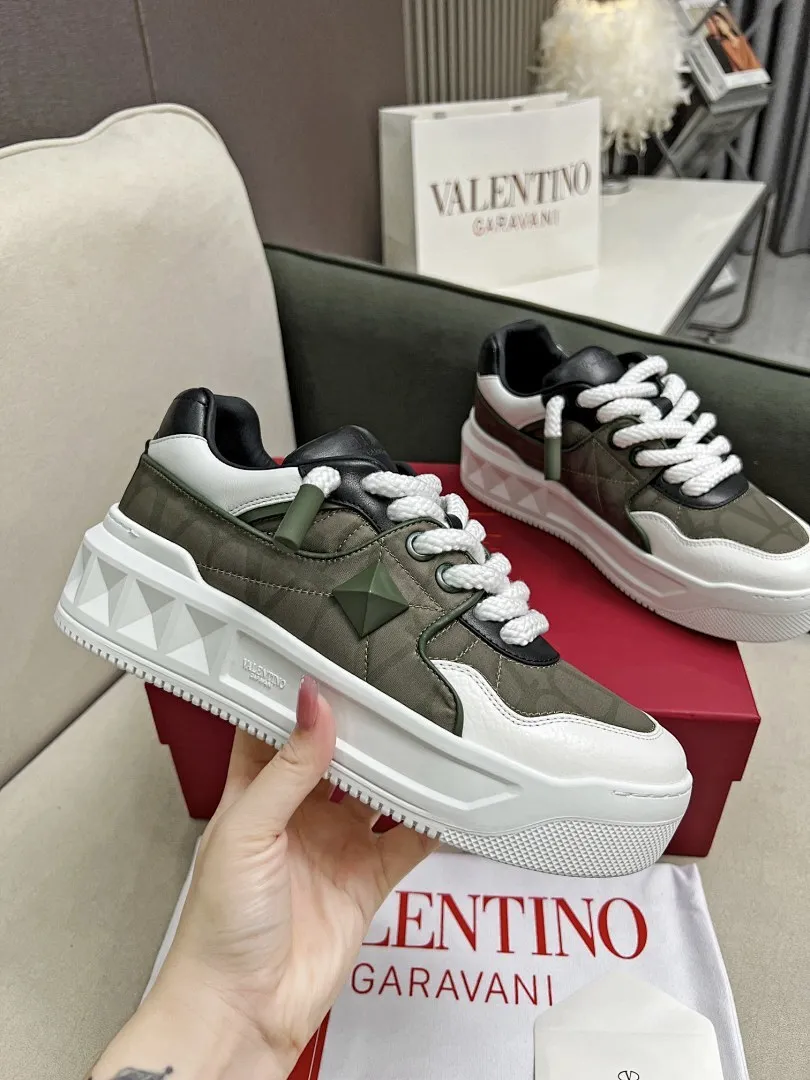 Valentino 0024