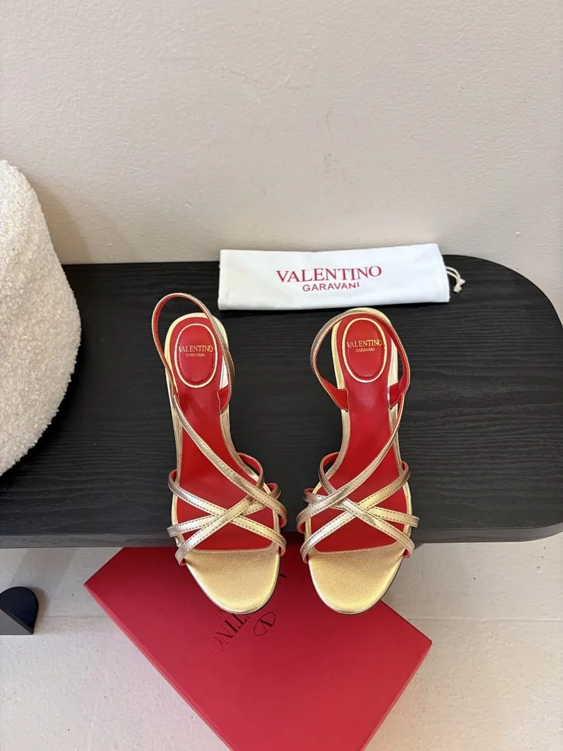 Valentino 0015