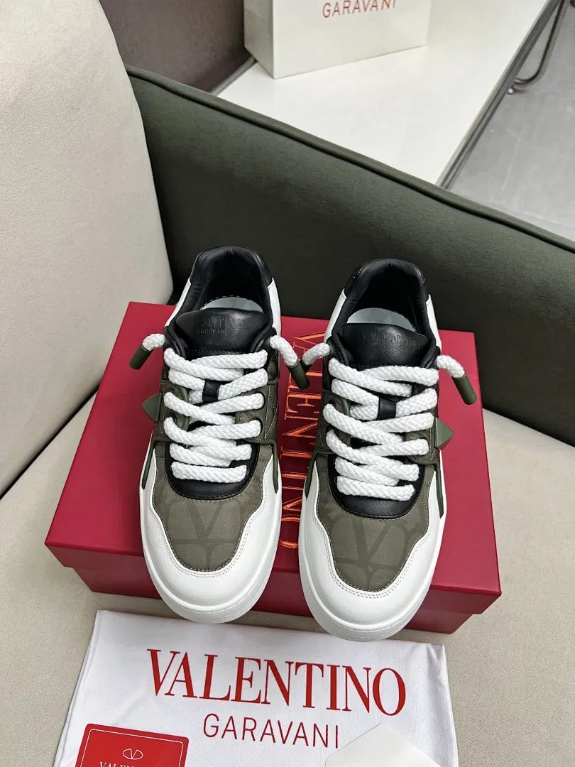Valentino 0024