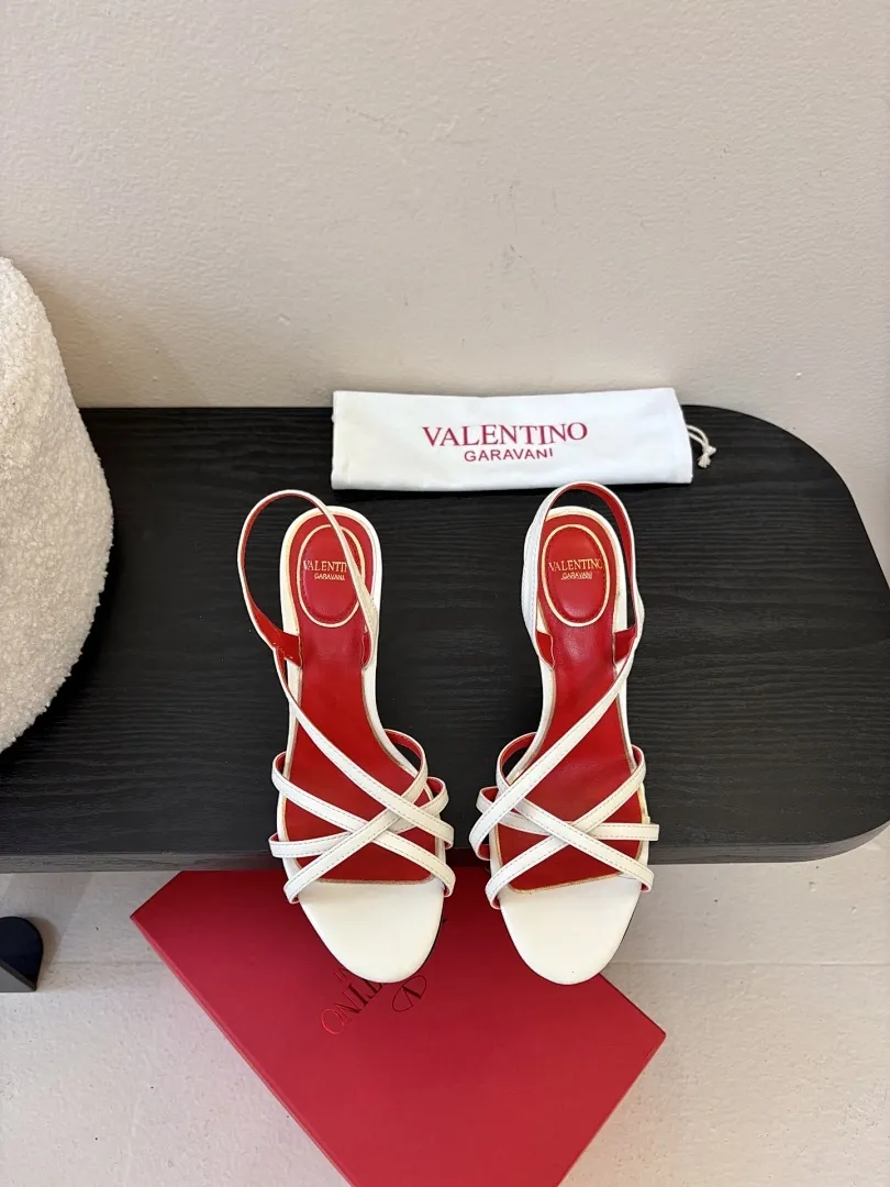 Valentino 0016