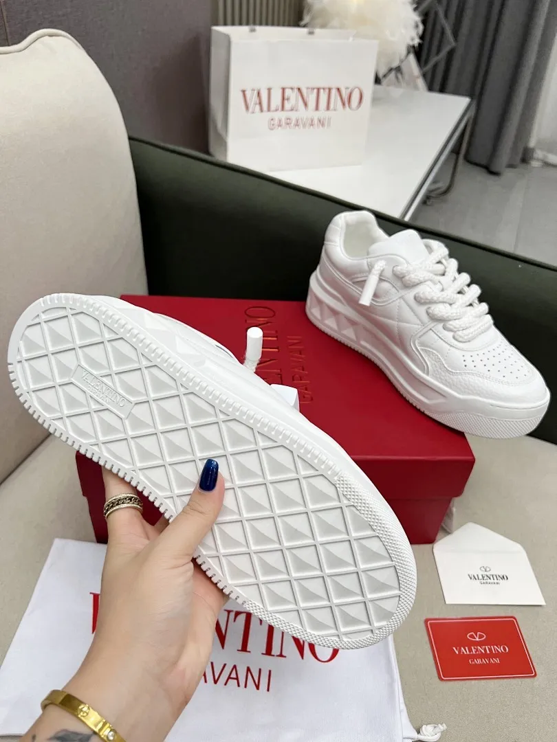 Valentino 0015