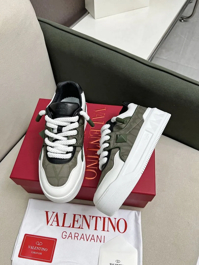 Valentino 0024