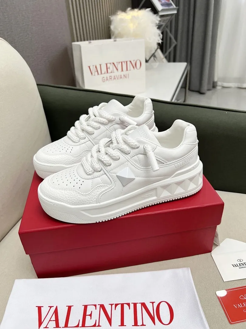 Valentino 0015