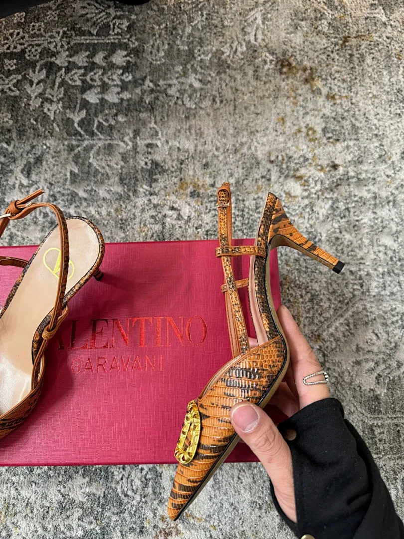 Valentino 0052