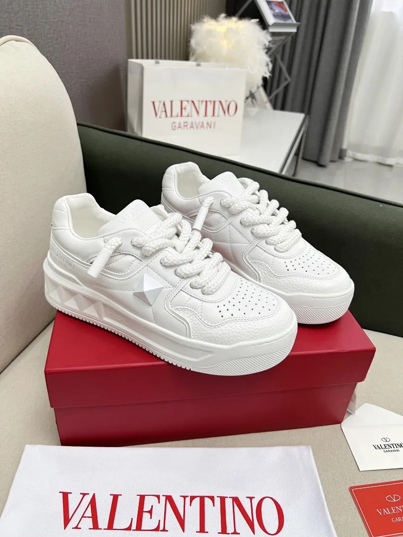 Valentino 0015