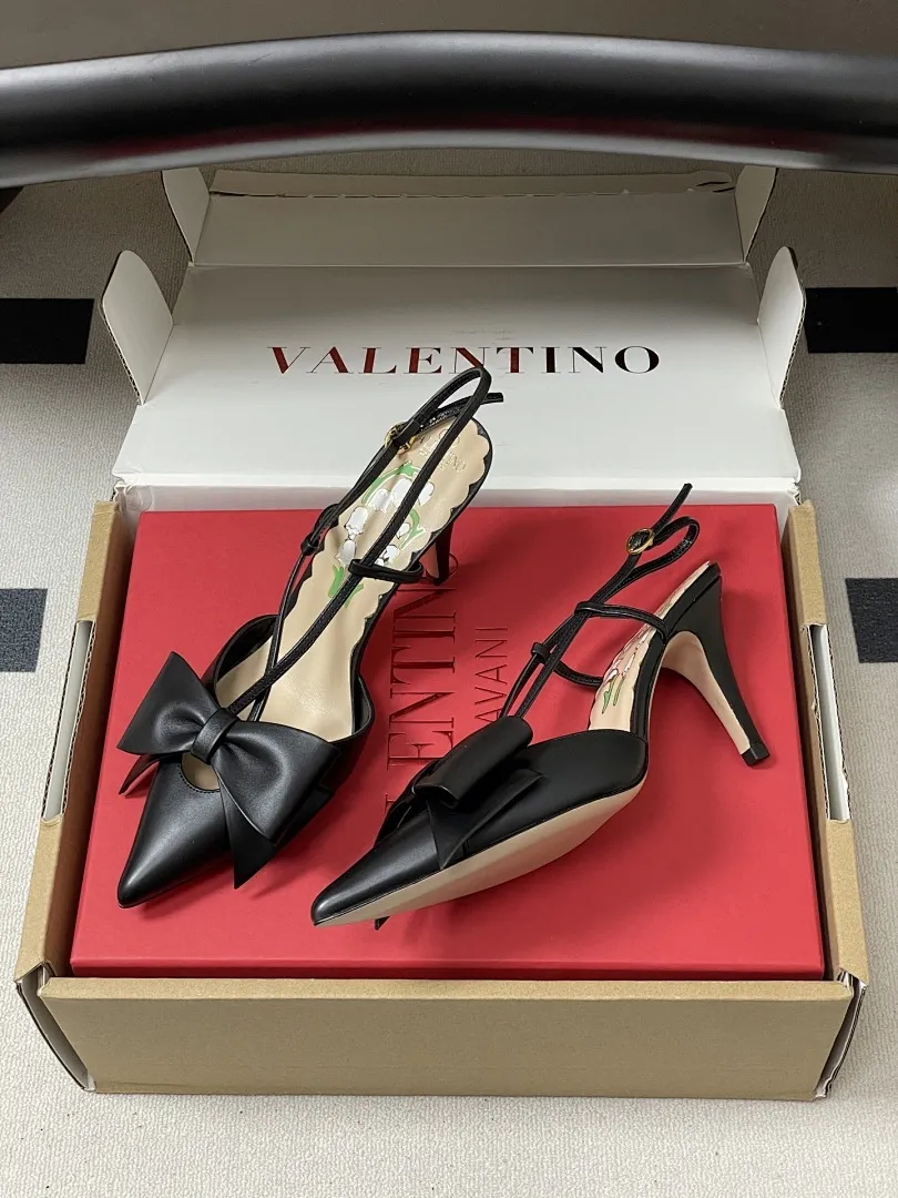 Valentino 043