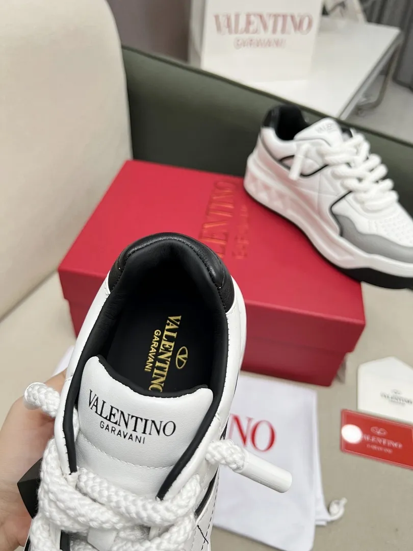 Valentino 0010