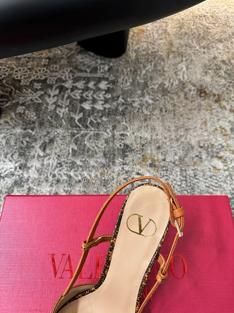 Valentino 0052