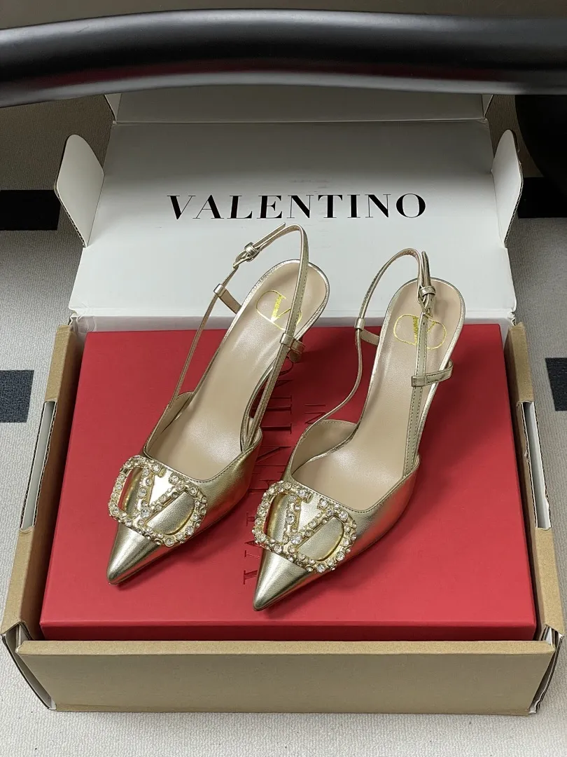 Valentino 049
