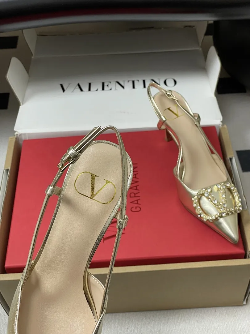 Valentino 049