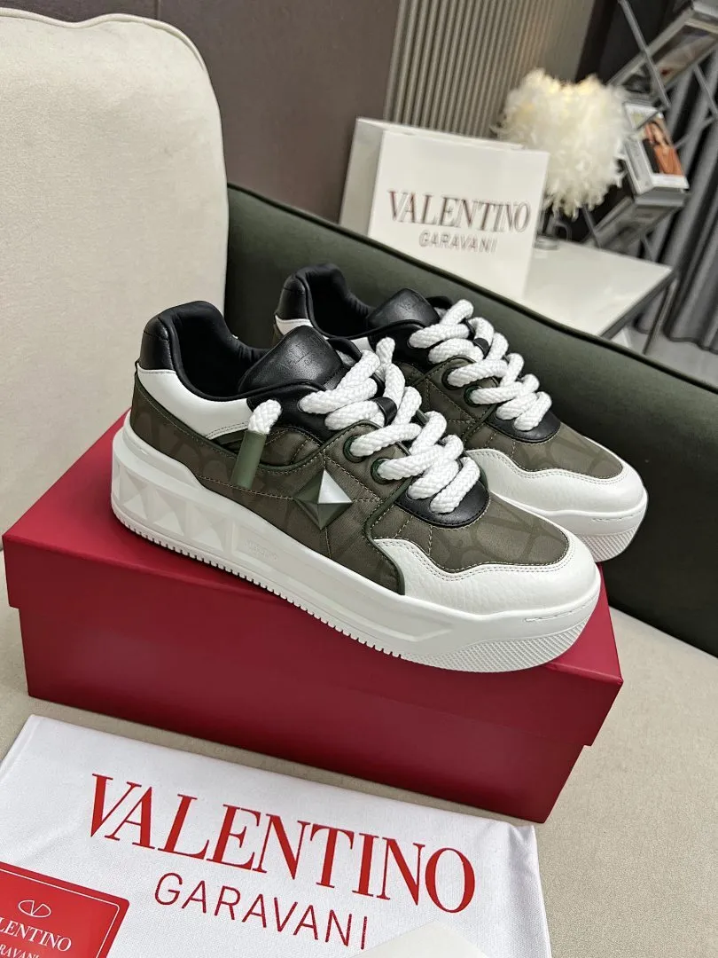 Valentino 0024