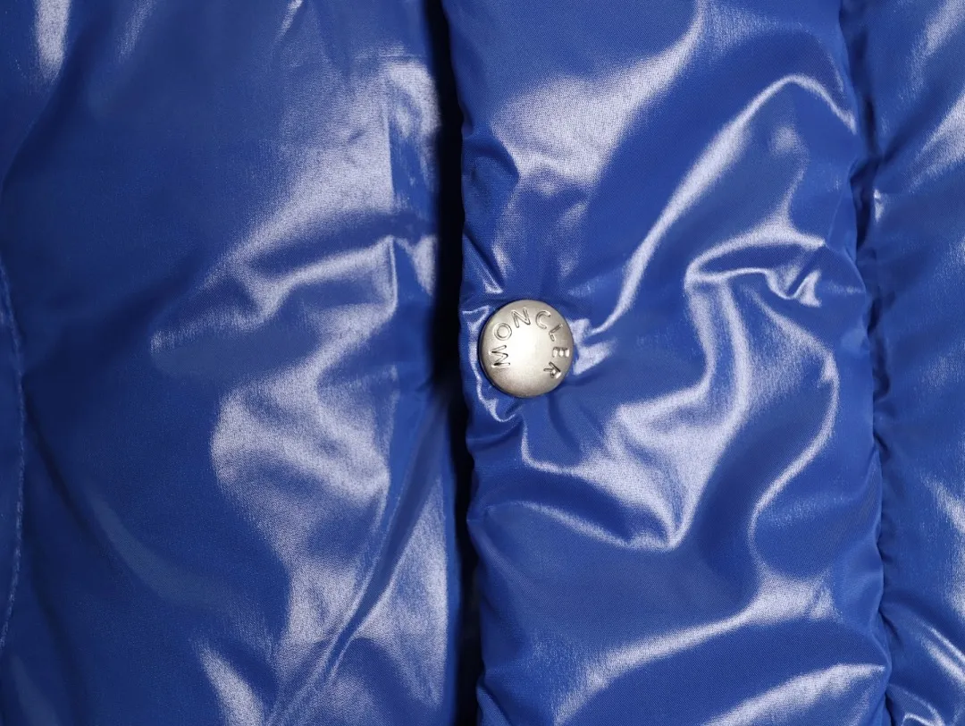 Moncler x Palm angels 联名款 Haunani 系列纯色高领宽松立领羽绒服