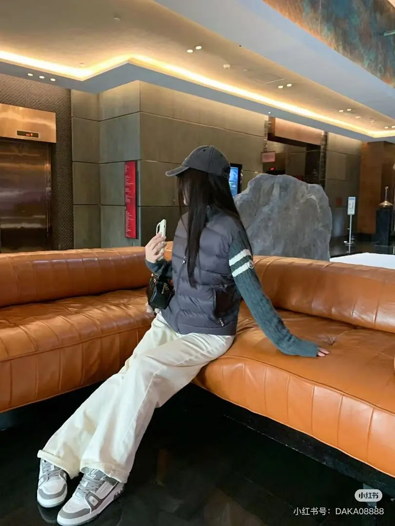 Moncler 蒙口 Padded Corduroy系列 FW24 拉链拼接袖轻便针织开衫羽绒服