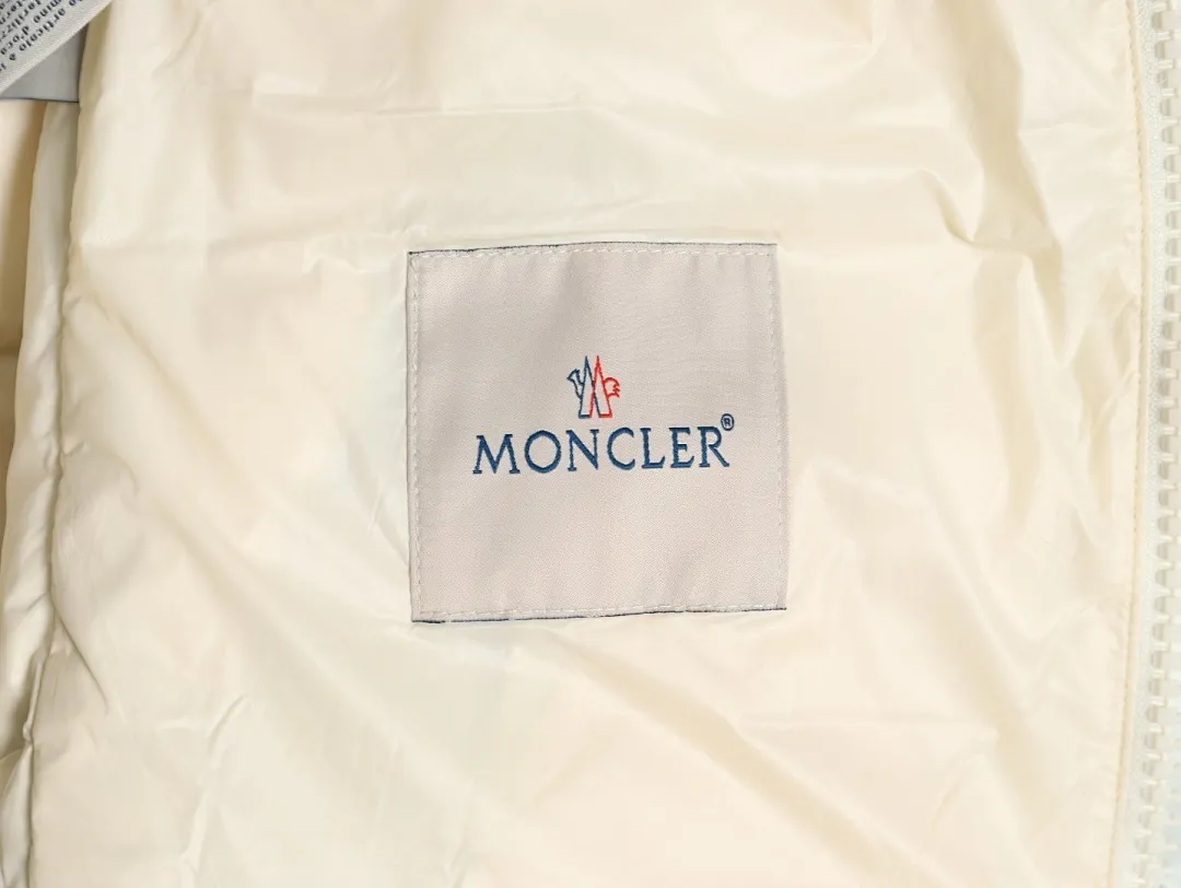 Moncler/蒙口 Andro系列 SS24 ANDRO短款徽标连帽长袖羽绒服