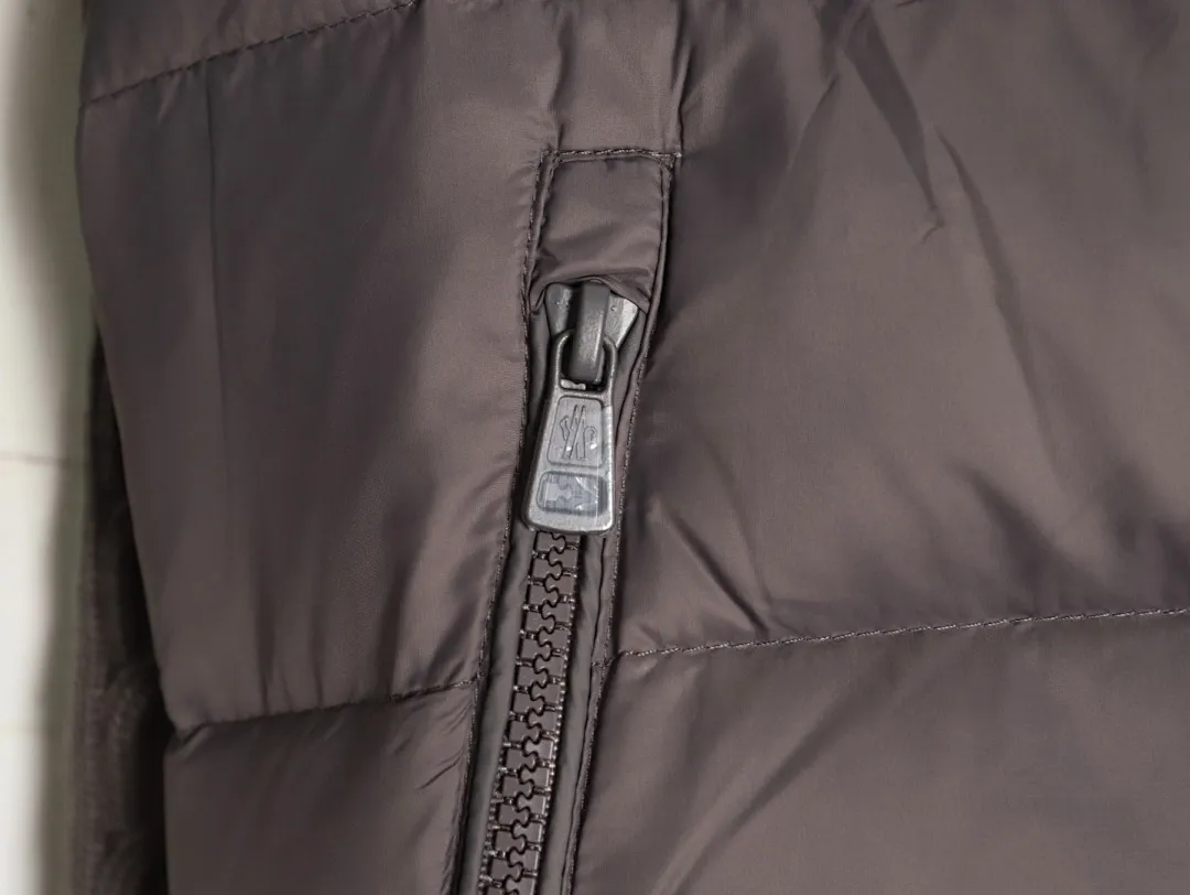 Moncler 蒙口 Padded Corduroy系列 FW24 拉链拼接袖轻便针织开衫羽绒服