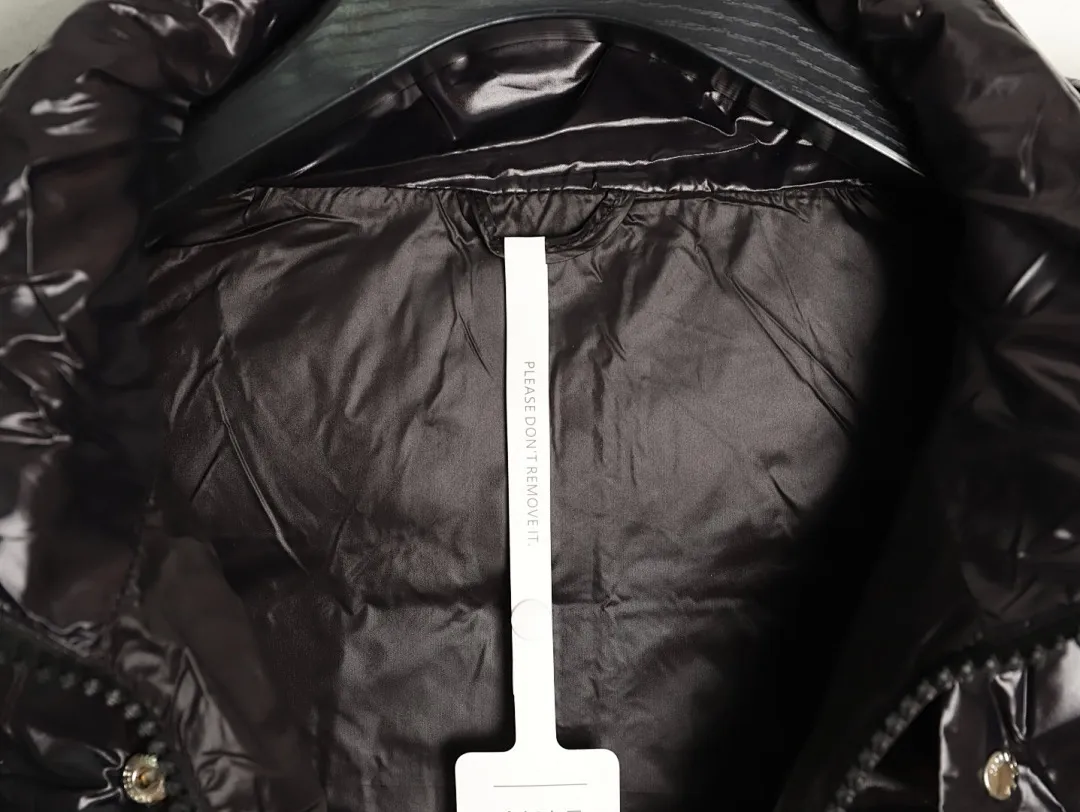 Moncler/蒙口 Andro系列 SS24 ANDRO短款徽标连帽长袖羽绒服