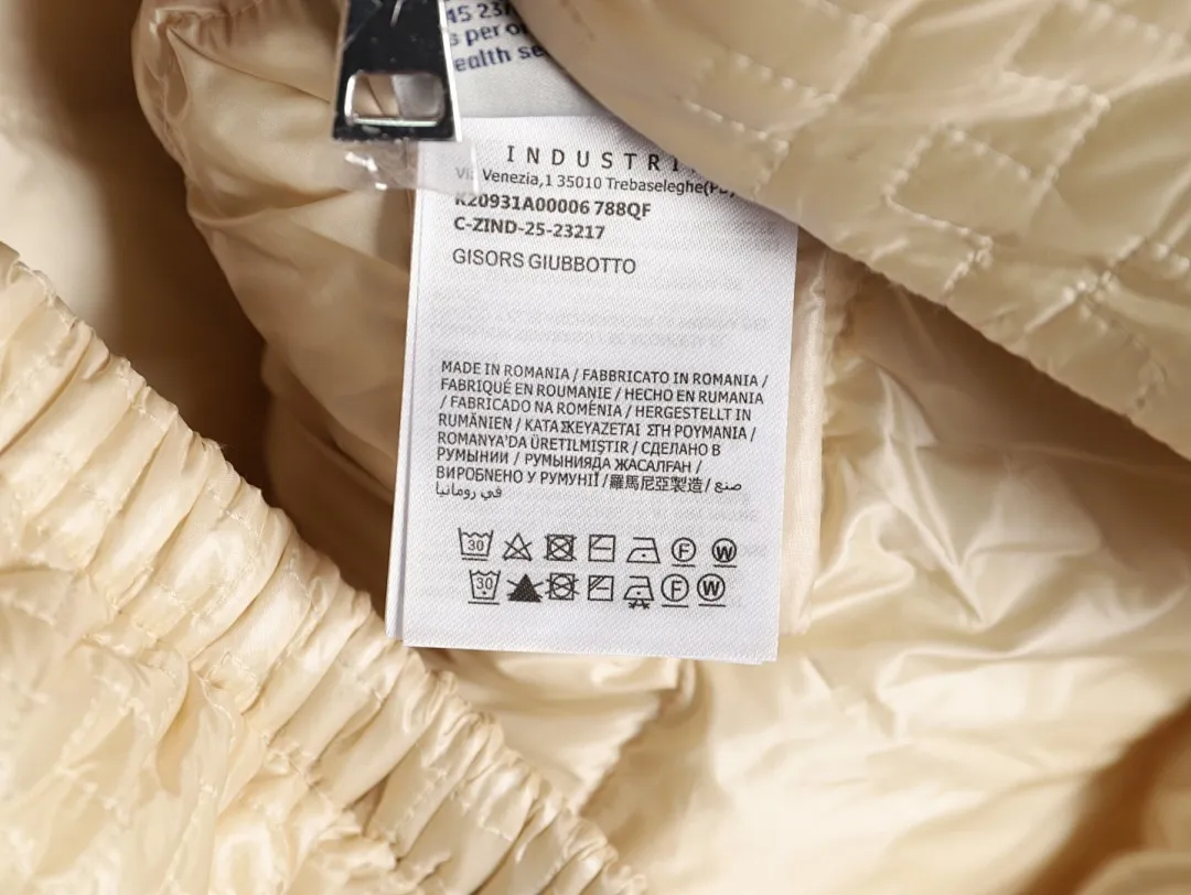 Moncler/蒙口 25Fw 几何绗缝连帽羽绒服