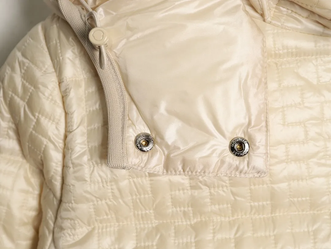 Moncler/蒙口 25Fw 几何绗缝连帽羽绒服