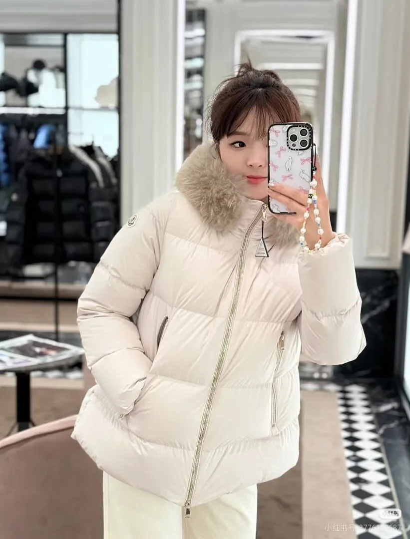 Moncler 蒙口 FW25 Laichefur纯色连帽短款羽绒服夹克外套