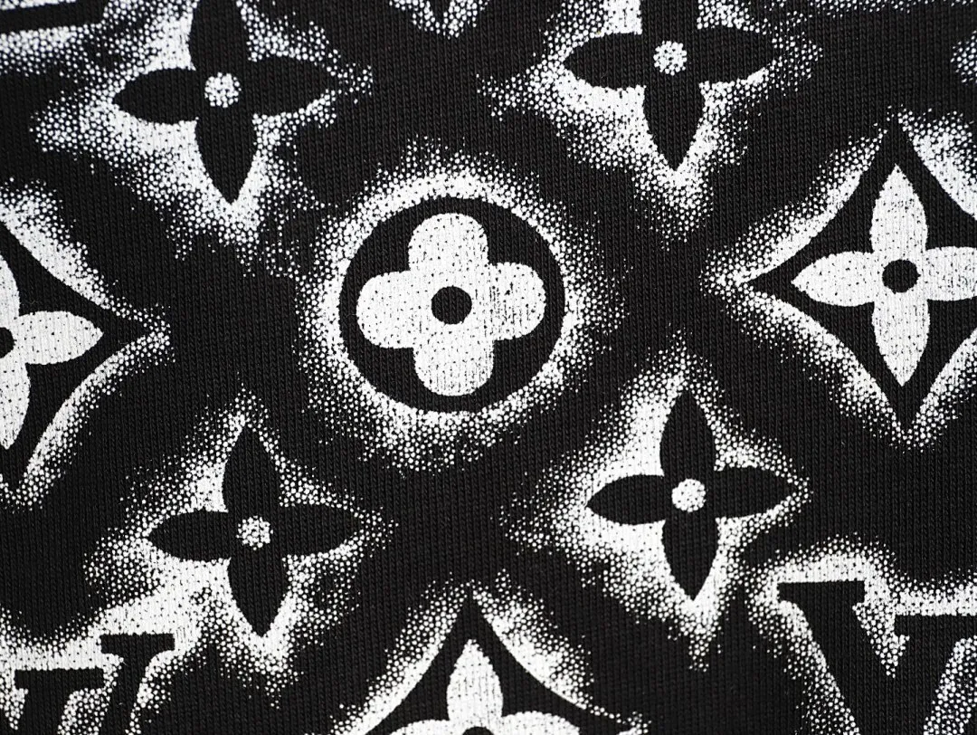 Louis Vuitton 满印logo短袖T恤