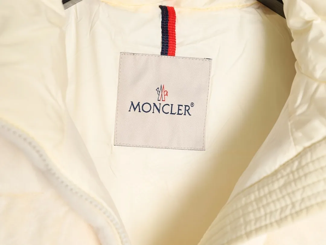 Moncler/蒙口 Arques 丝绒羽绒马甲
