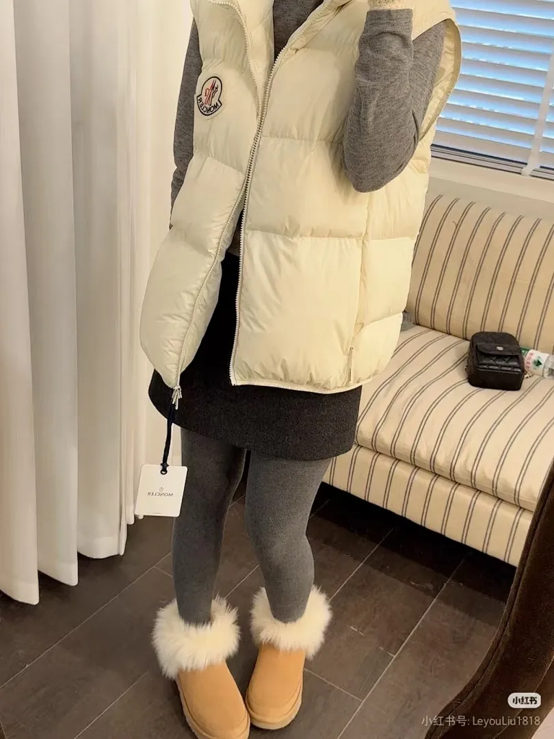 Moncler Alma 蒙口大标羽绒马甲