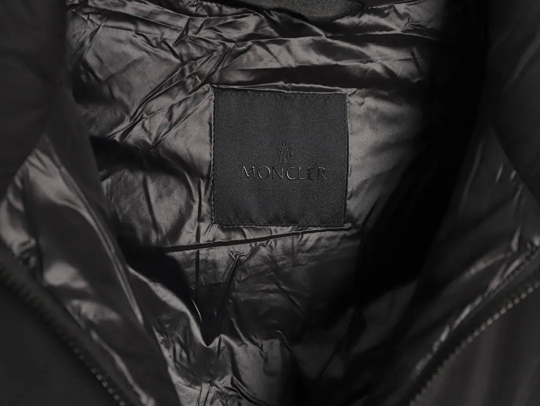 Moncler/蒙口 25Fw新款不规则侧边拉链立领羽绒服外套