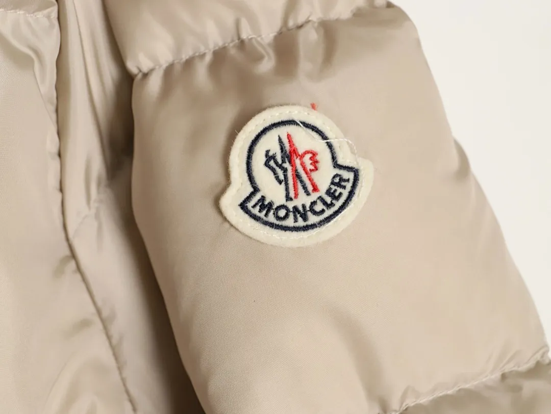 Moncler 蒙口 Avoce 鱼骨束腰女款羽绒服