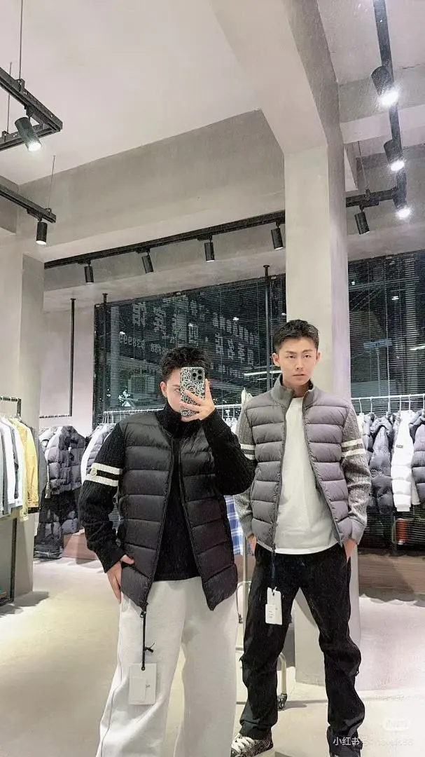 Moncler 蒙口 Padded Corduroy系列 FW24 拉链拼接袖轻便针织开衫羽绒服